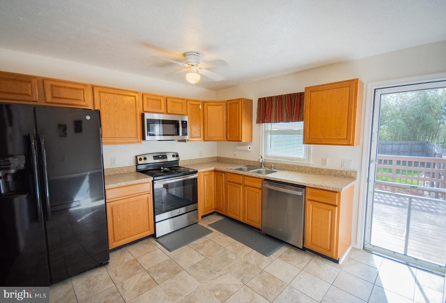 104 Mcneil Place photo 8