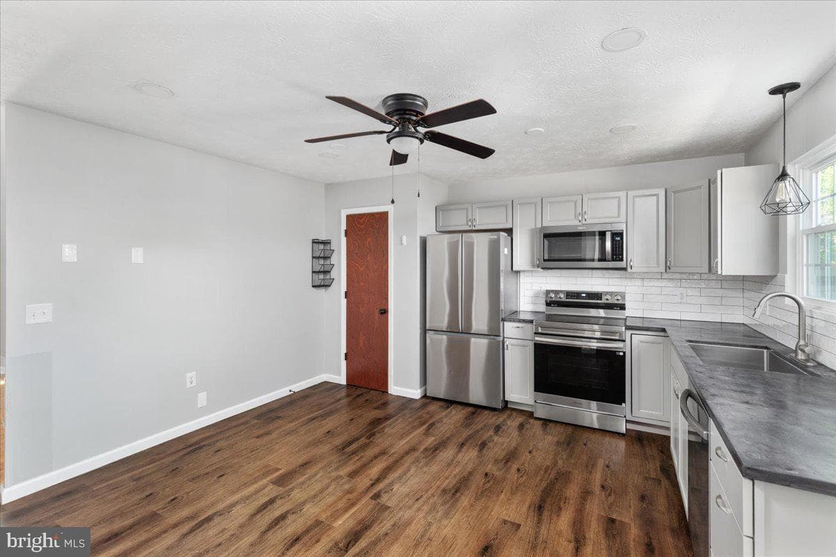 224 Carroll Drive photo 9