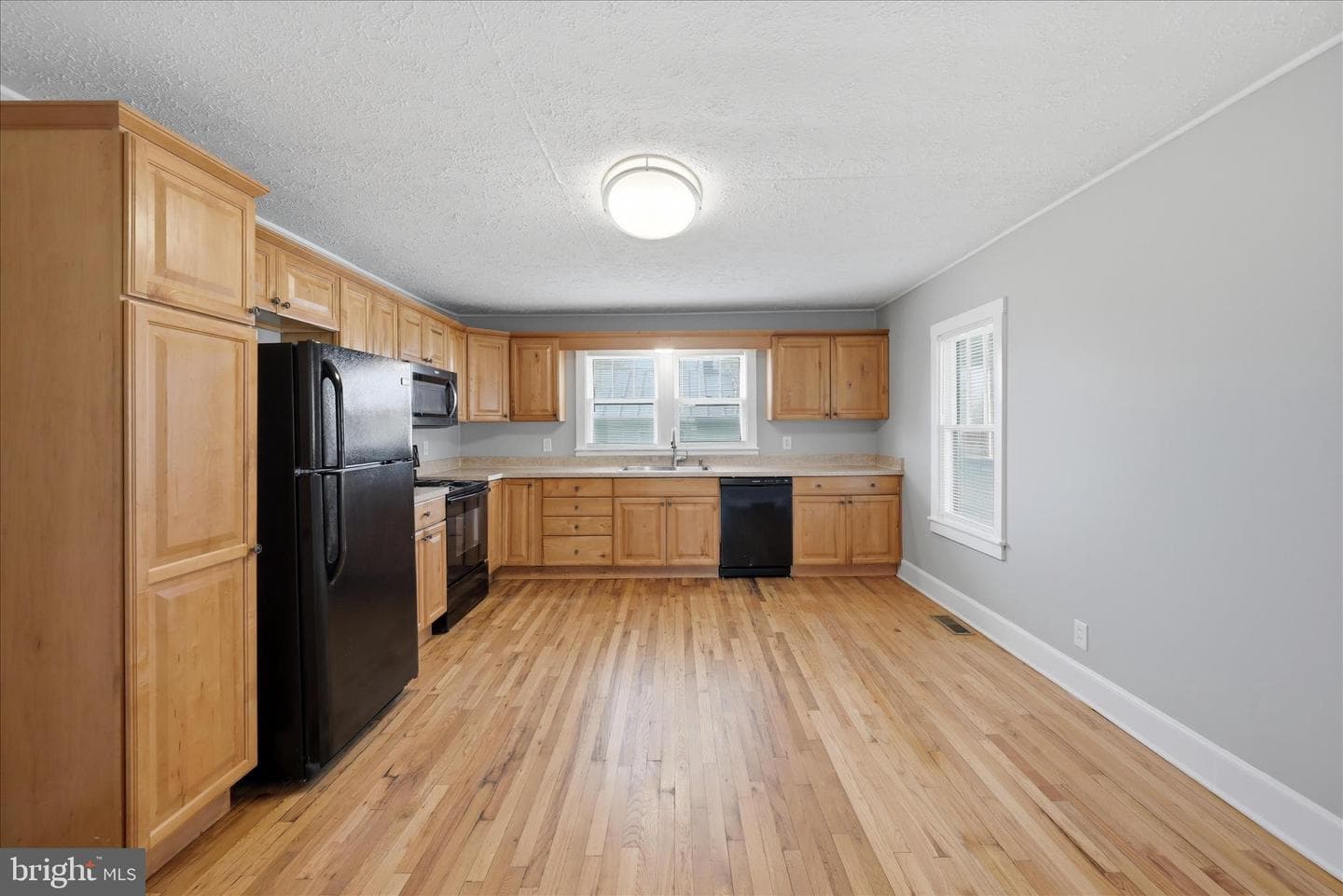 155 Royal Avenue photo 14