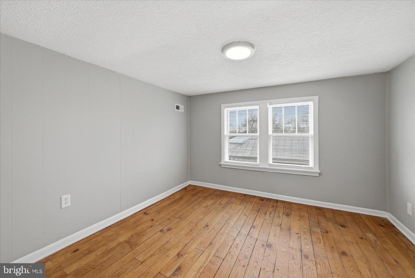 155 Royal Avenue photo 26