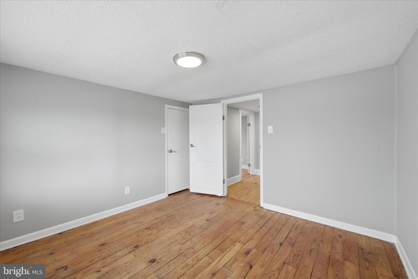 155 Royal Avenue photo 27