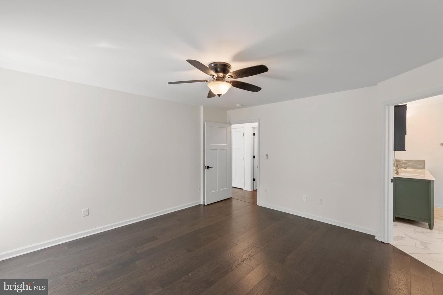 112 Colonial Drive photo 16