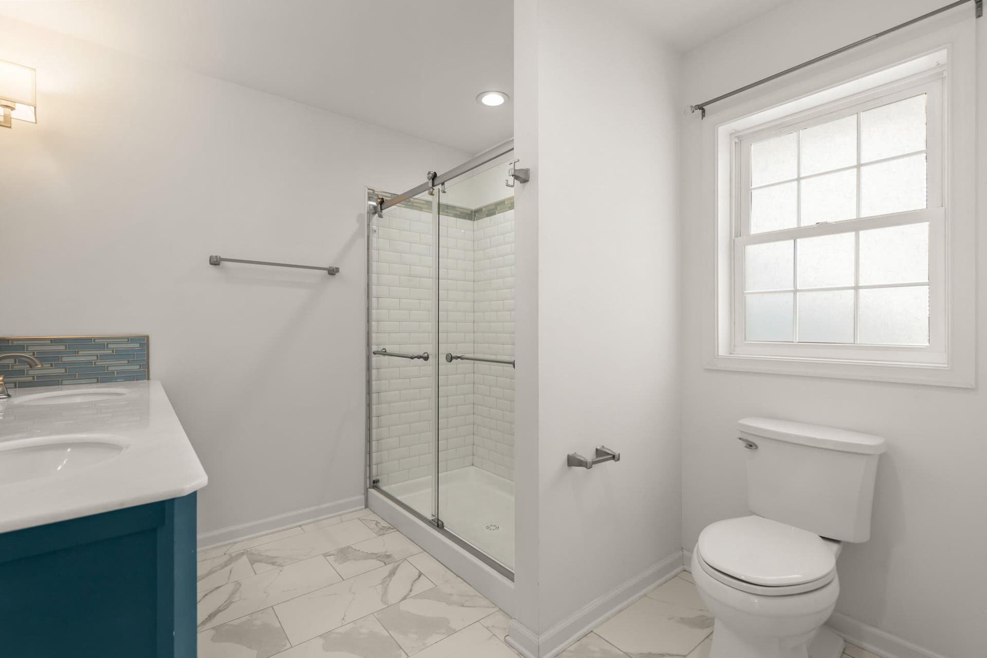 112 Colonial Drive photo 17