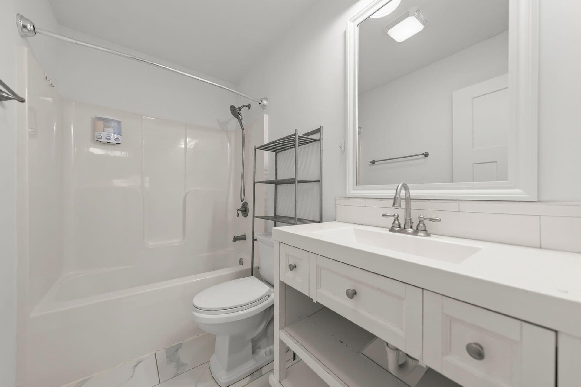 112 Colonial Drive photo 36