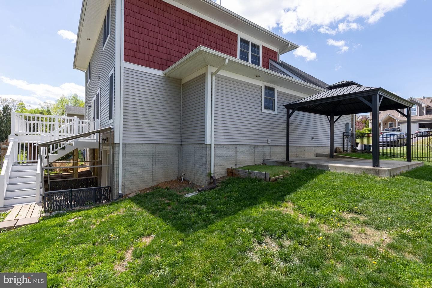 112 Colonial Drive photo 44