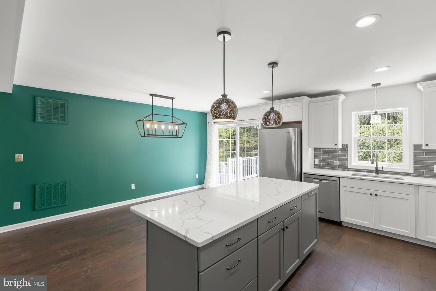 112 Colonial Drive photo 5