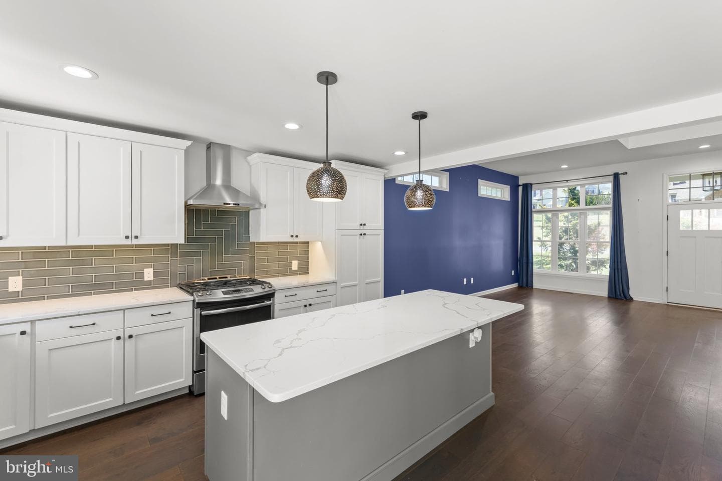 112 Colonial Drive photo 9