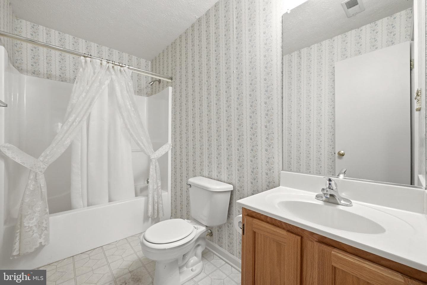 121 Brookland Court #8 photo 41