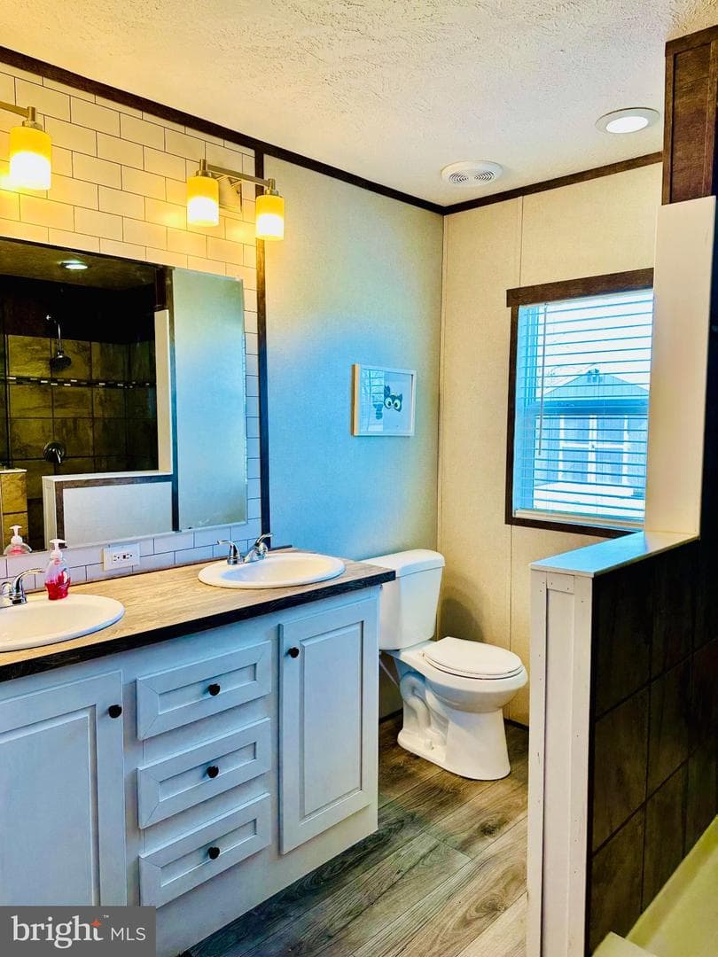 411 Eckard Circle photo 8