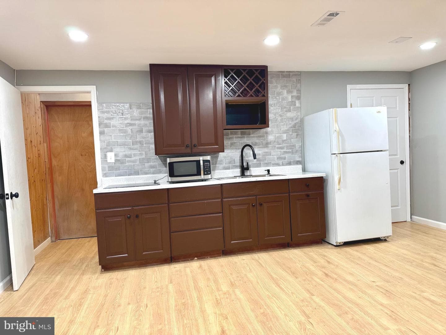 220 Snappy Lane photo 15