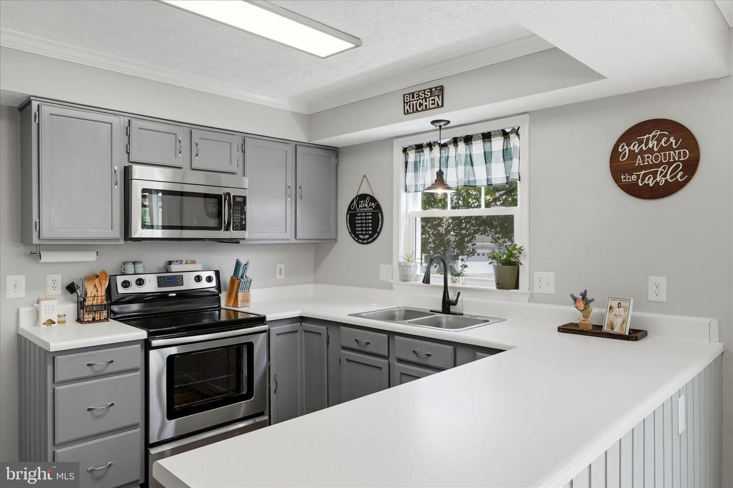 101 Sussex Circle photo 16