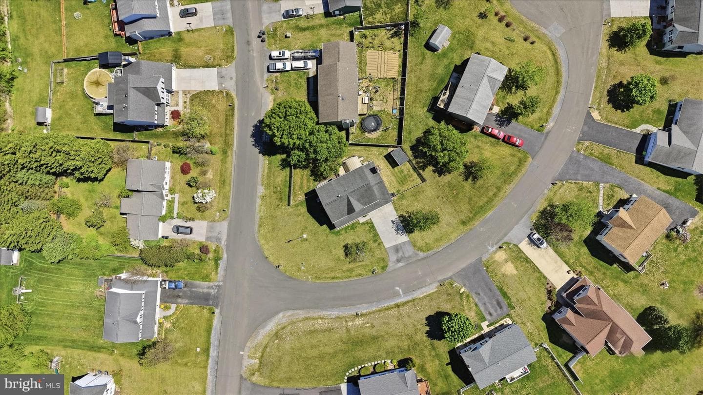 101 Sussex Circle photo 51