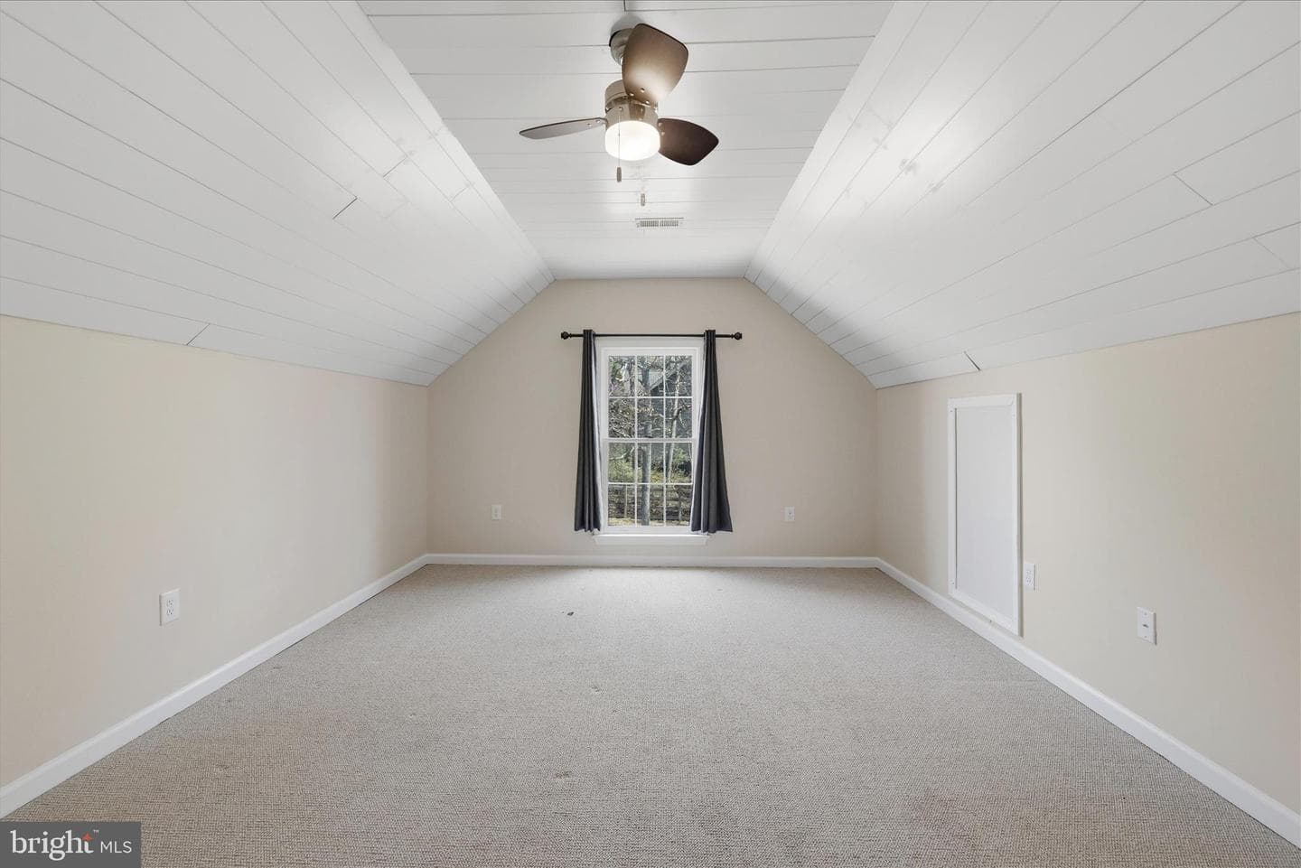 400 Lakeview Drive photo 28