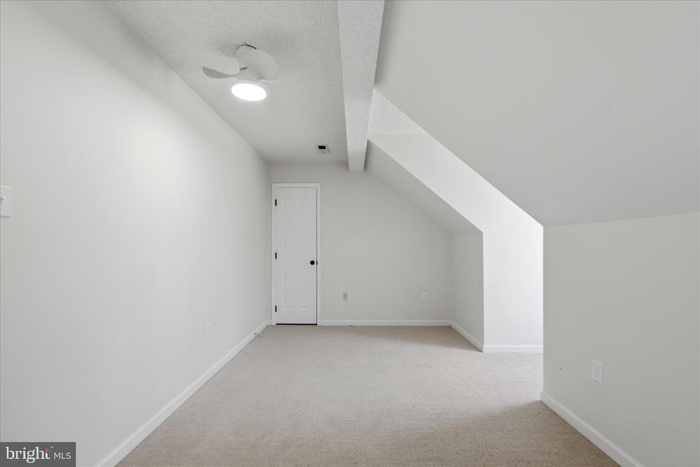 400 Lakeview Drive photo 32