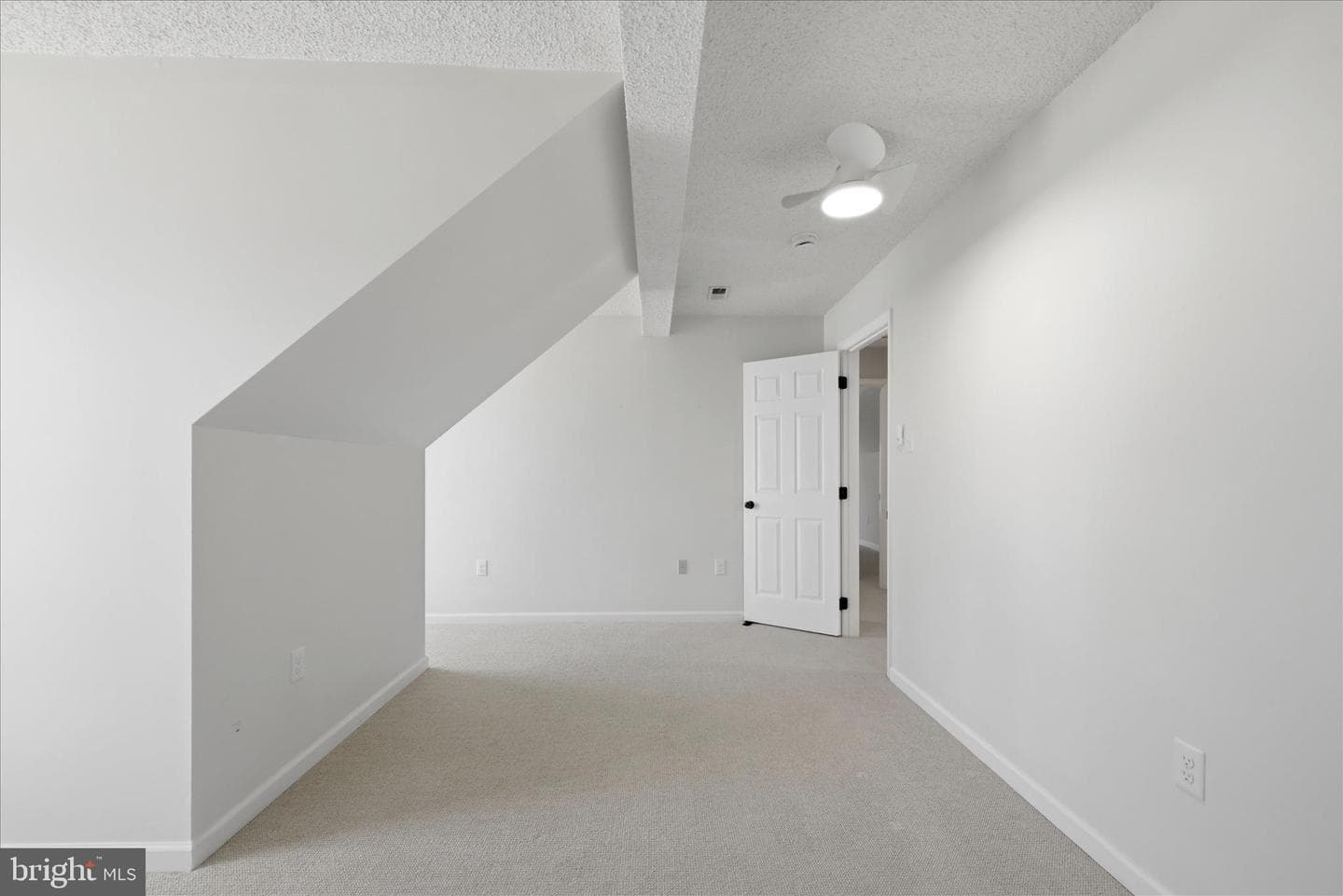 400 Lakeview Drive photo 33