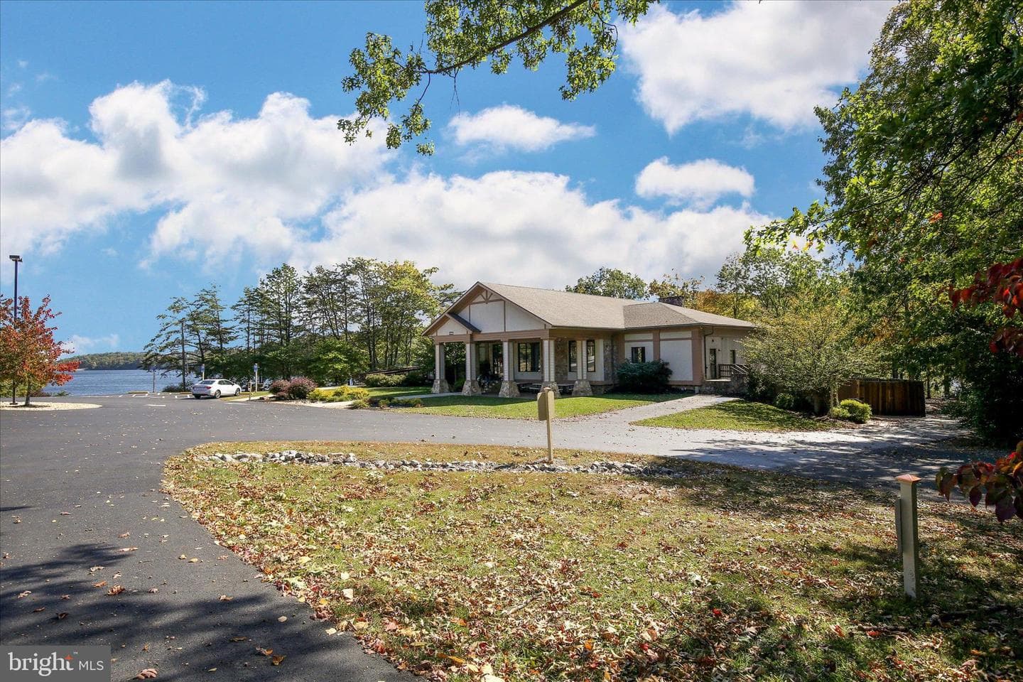 400 Lakeview Drive photo 50