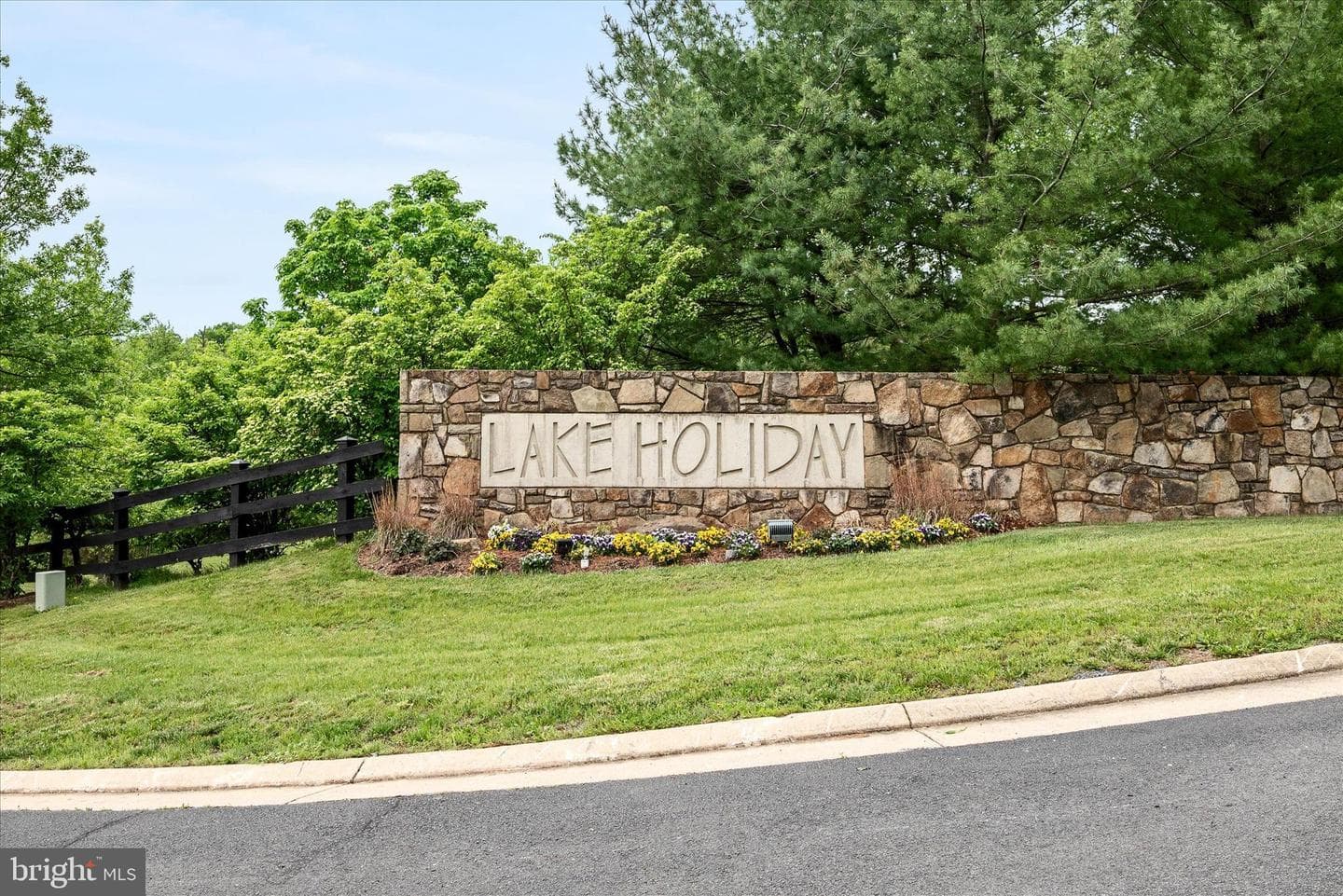 400 Lakeview Drive photo 54