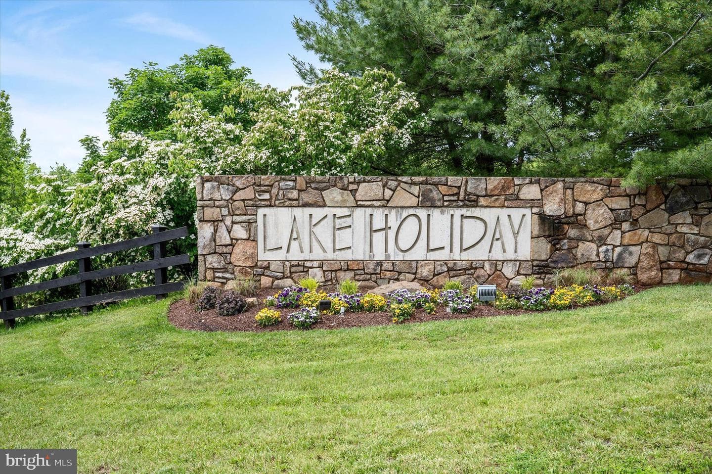 400 Lakeview Drive photo 66