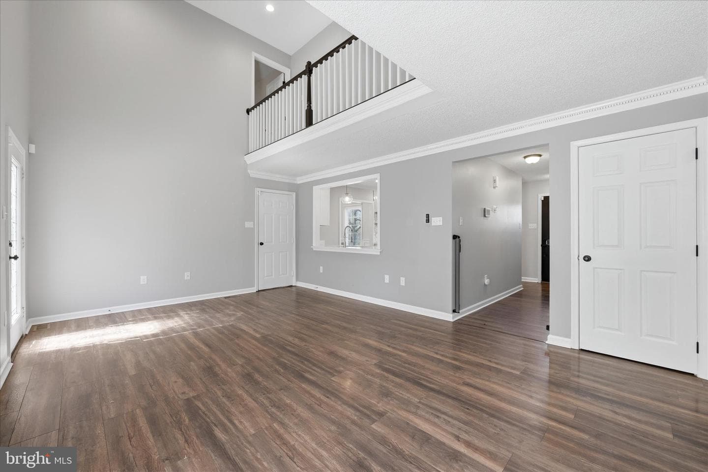 400 Lakeview Drive photo 9