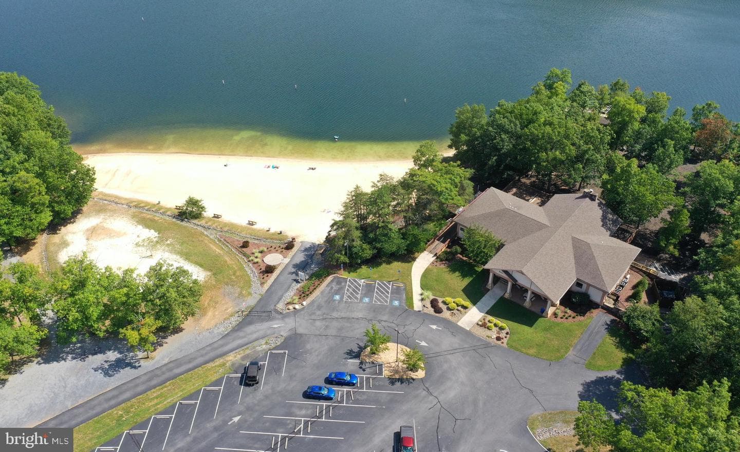 128 - 130 Dogwood Drive photo 3