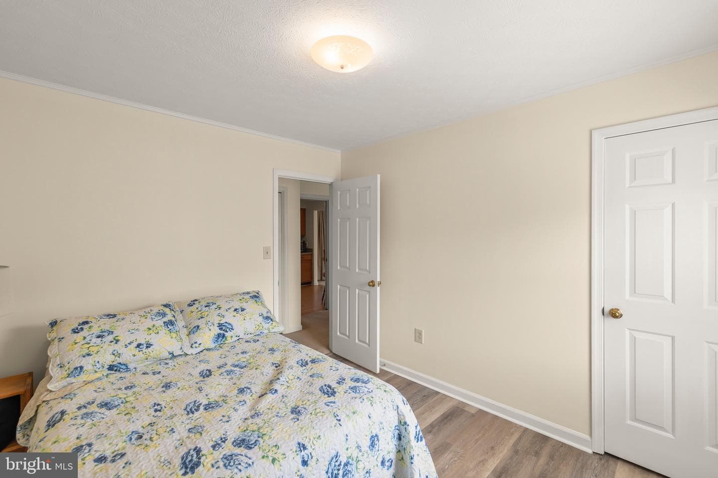 105 Lakewood photo 10