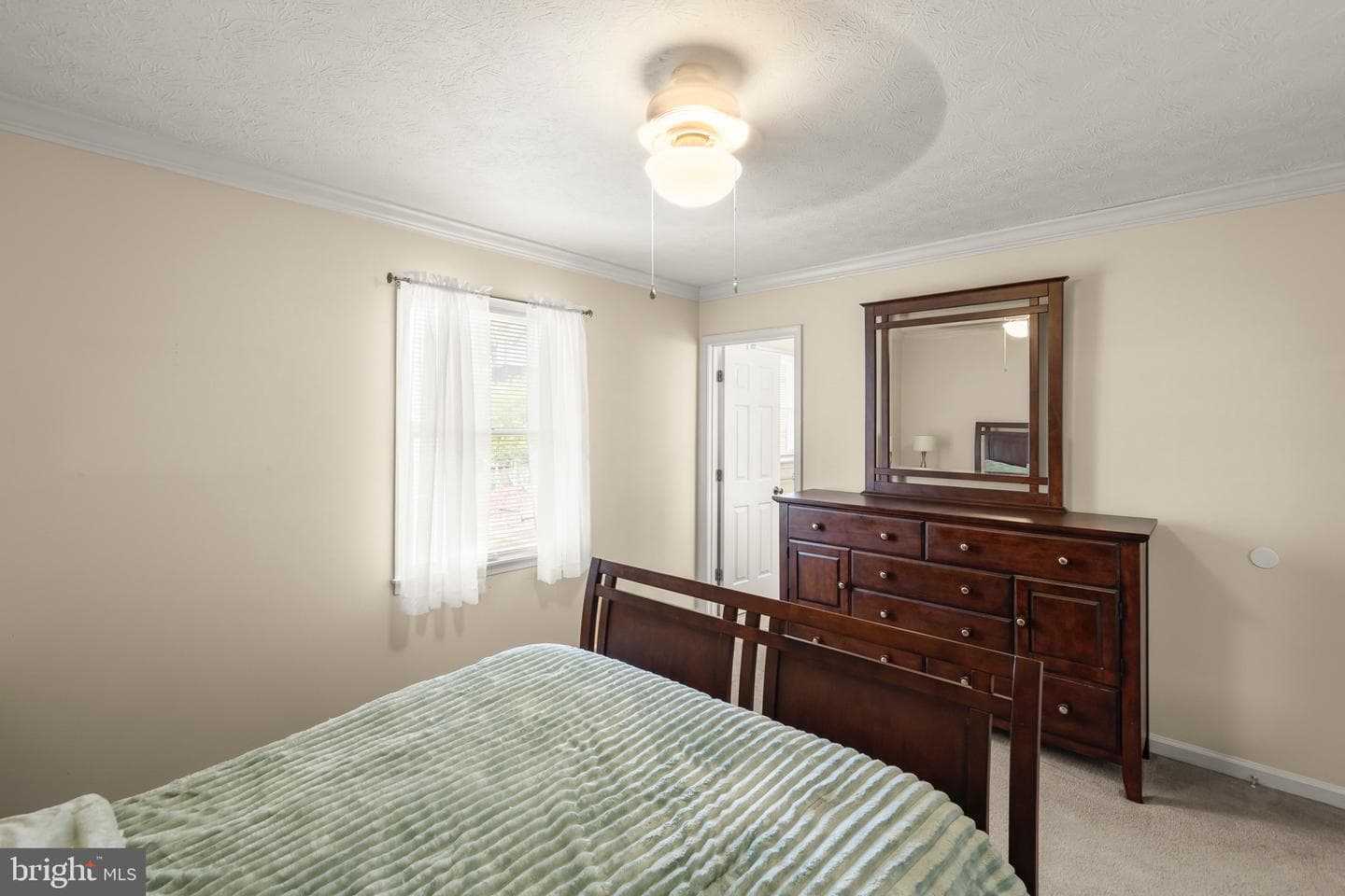 105 Lakewood photo 15