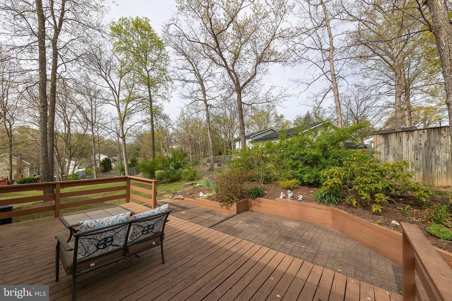 105 Lakewood photo 31