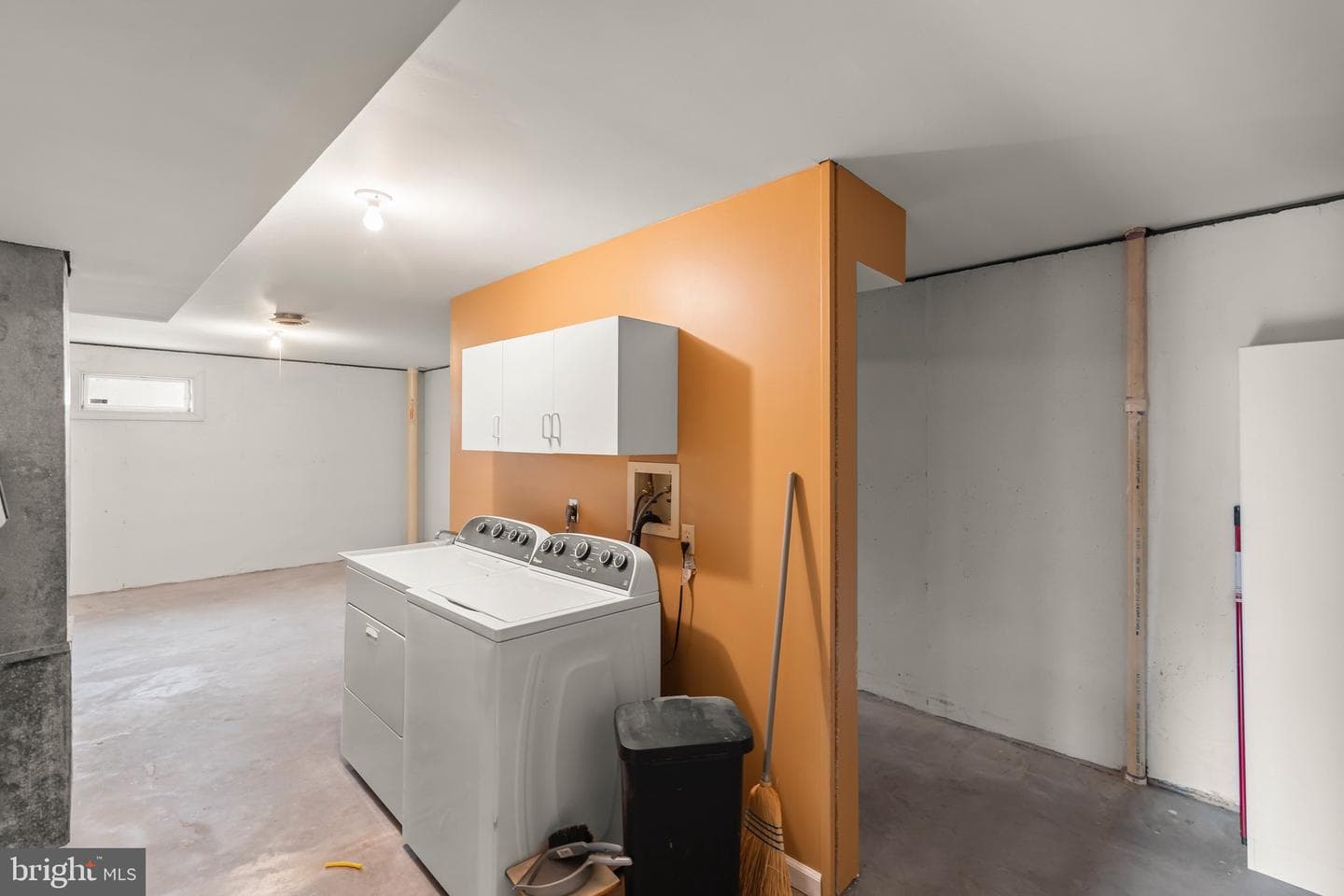 105 Lakewood photo 33