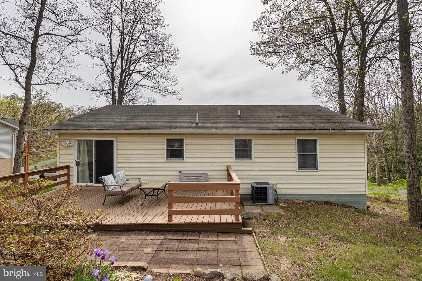 105 Lakewood photo 40