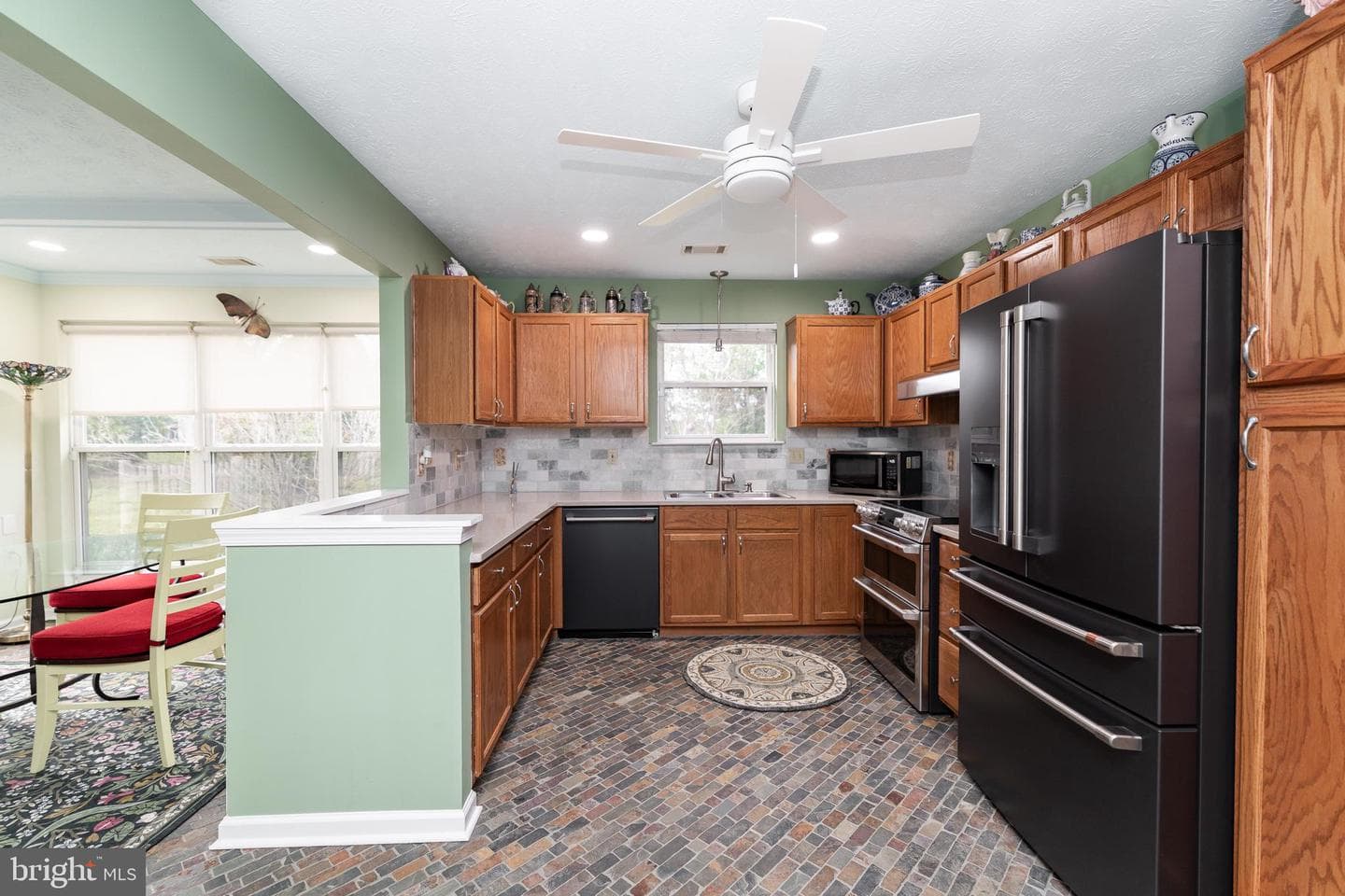 200 Crestwood Lane photo 10