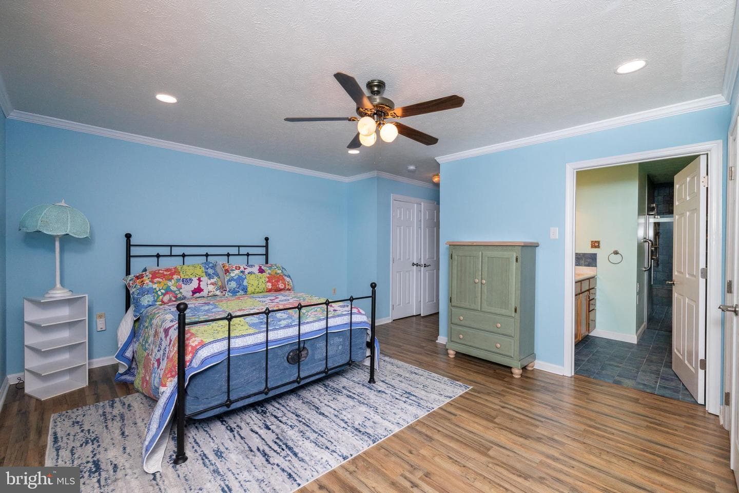 200 Crestwood Lane photo 19