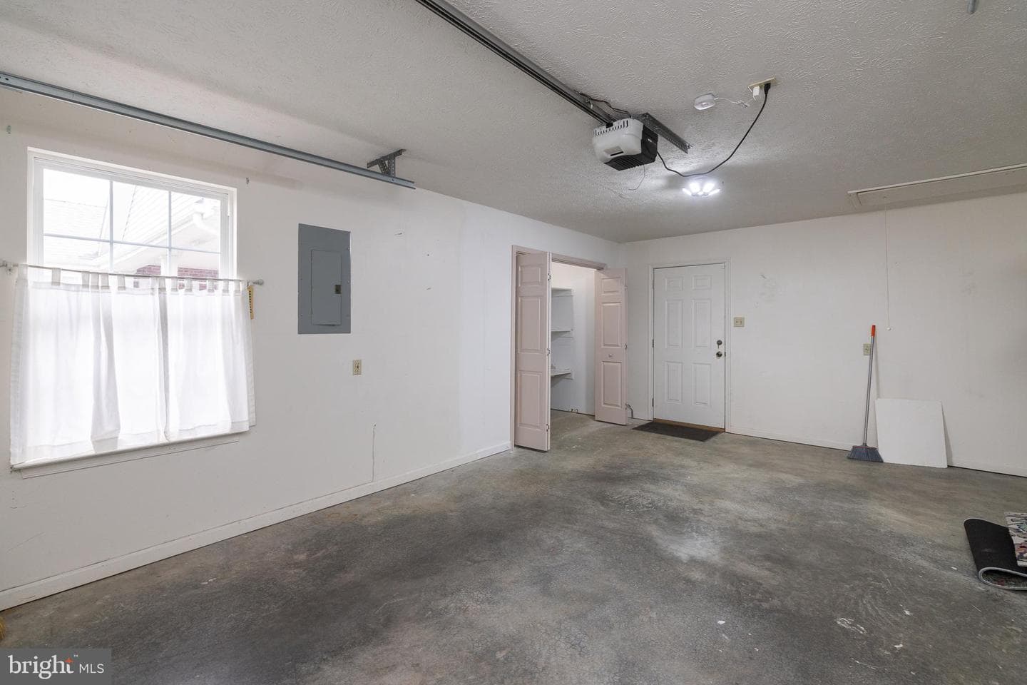 200 Crestwood Lane photo 35