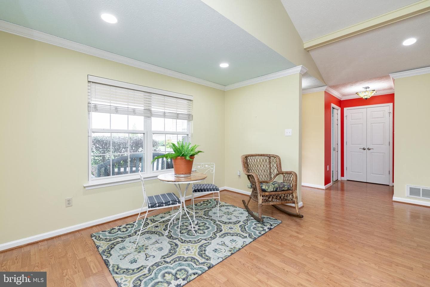 200 Crestwood Lane photo 6