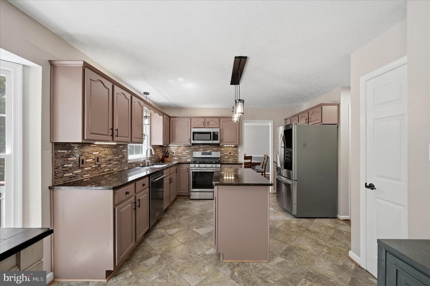 228 Cavalry Drive photo 20