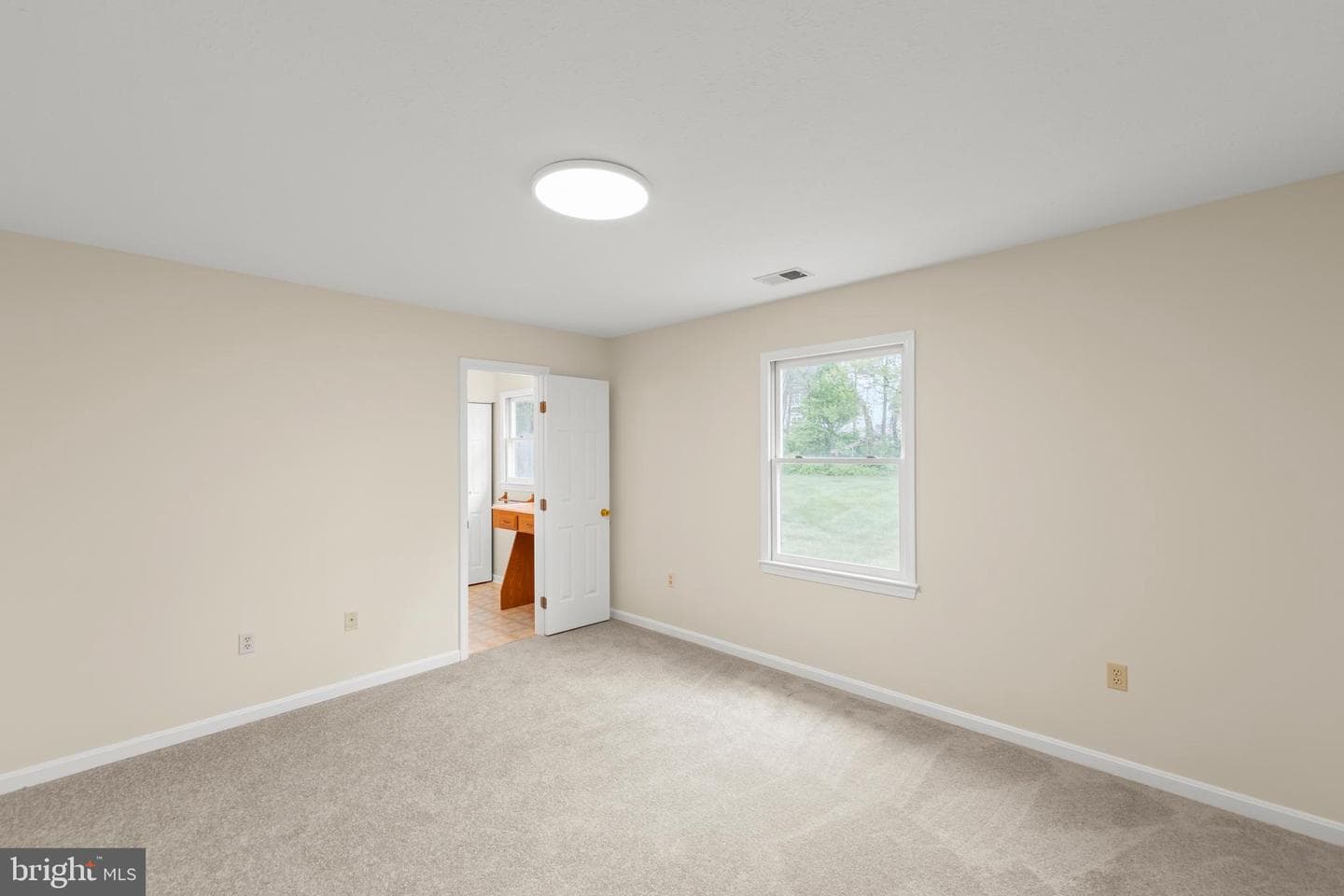 114 Pioneers Road photo 16