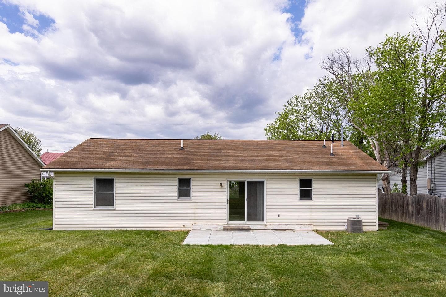 114 Pioneers Road photo 5
