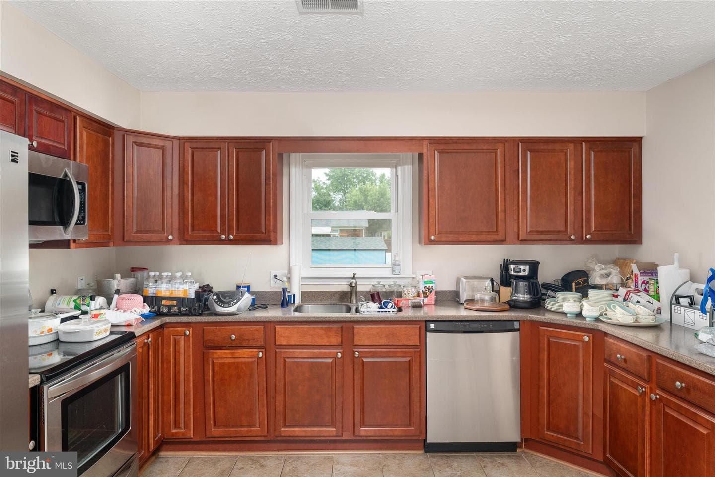 106 Essex Circle photo 6