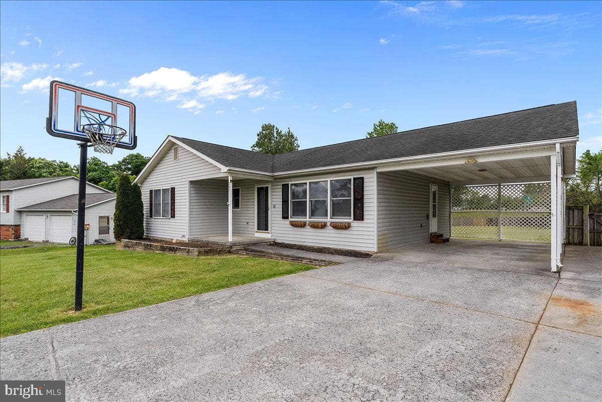201 Nightingale Avenue photo 2