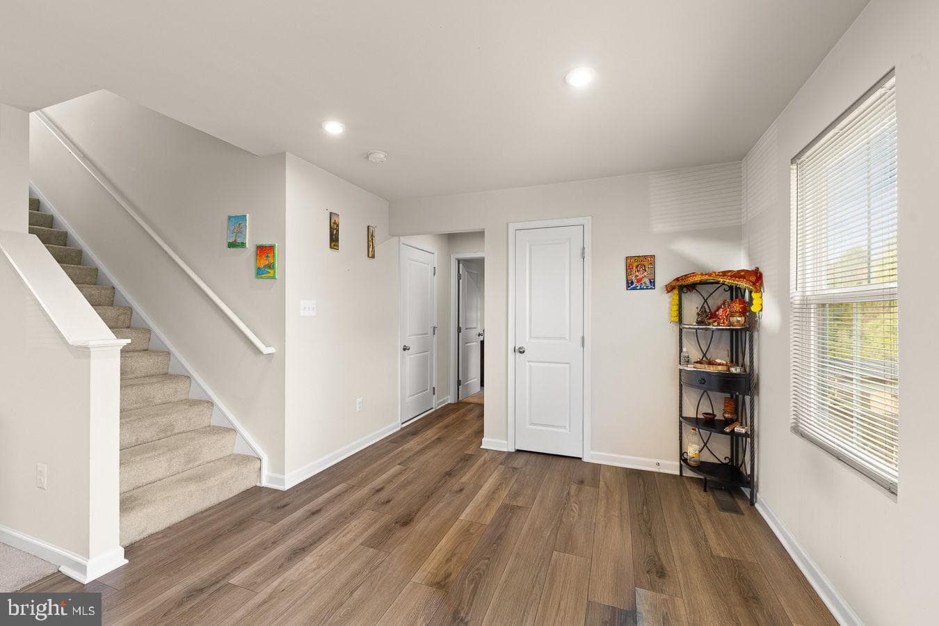 145 Dursley Cir photo 9