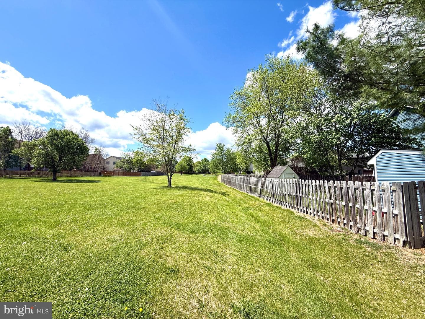 101 Southdown Circle photo 17