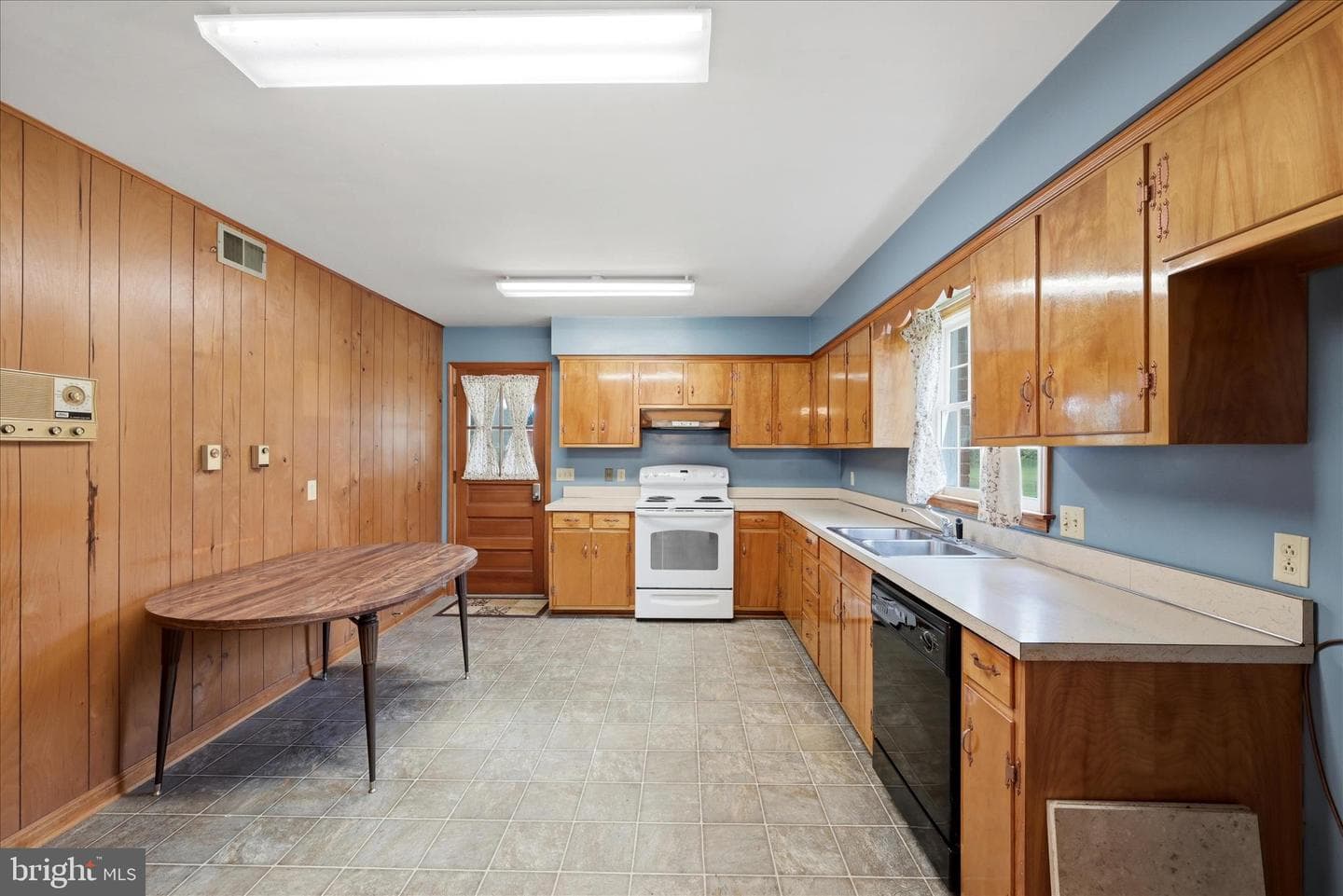 103 Cambridge Place photo 23
