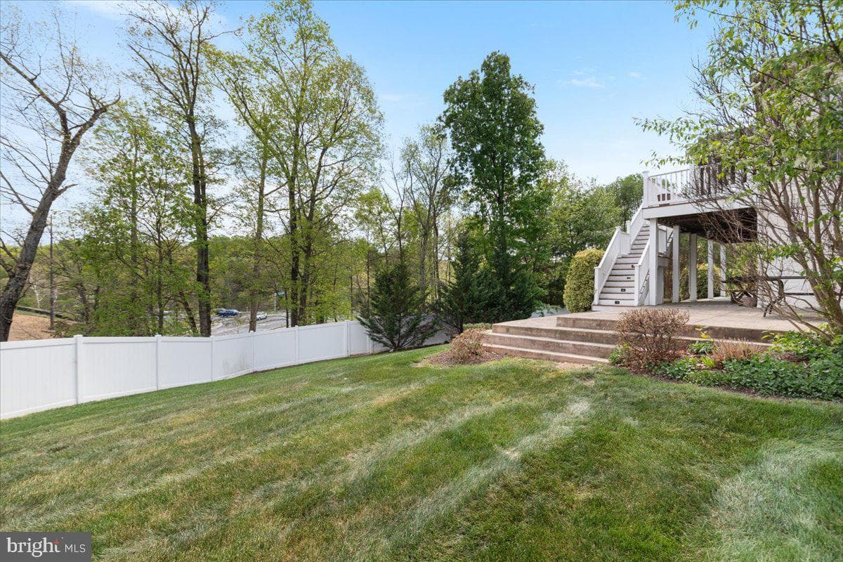 326 Morlyn Drive photo 41