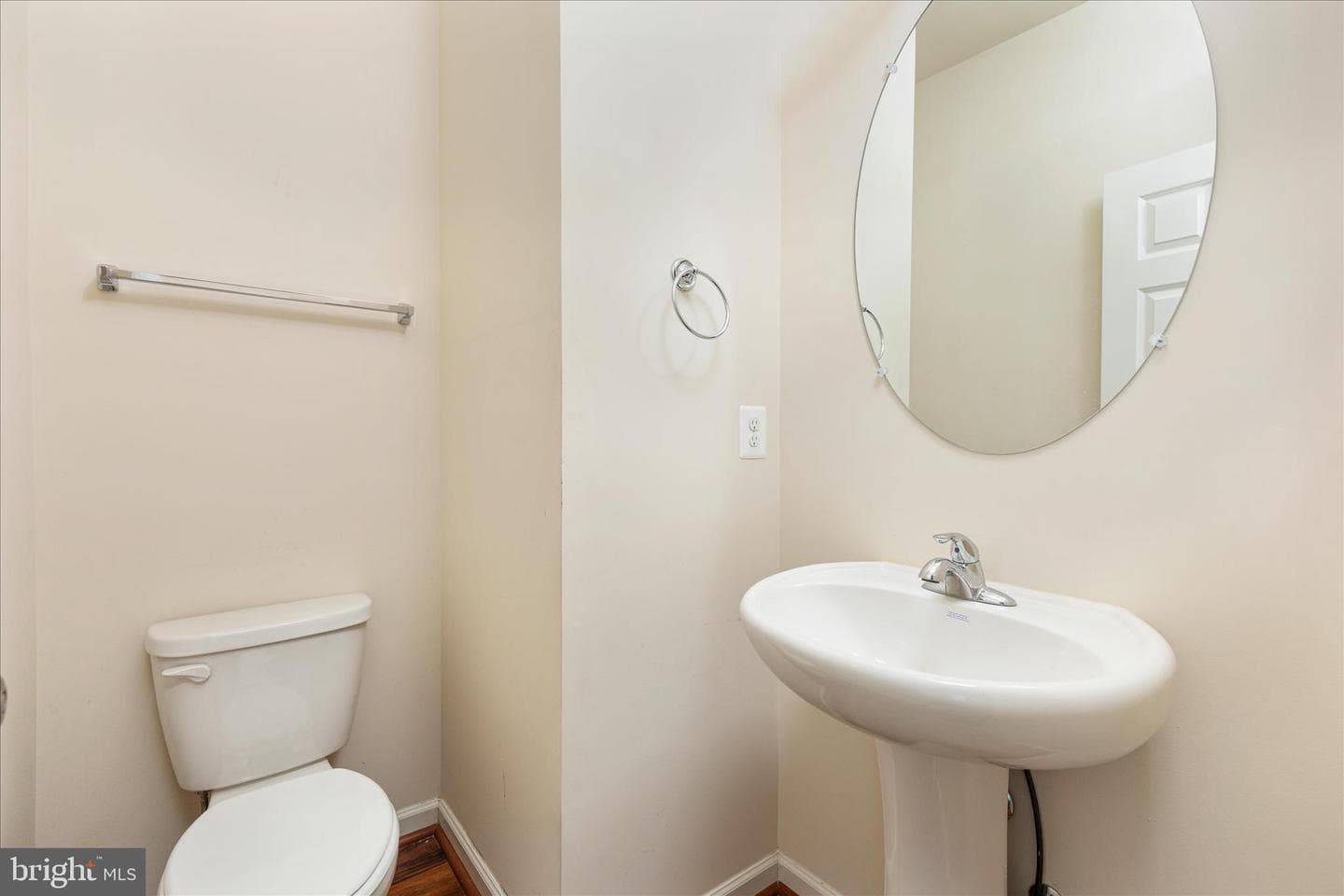 109 Splendor Garden Way photo 19