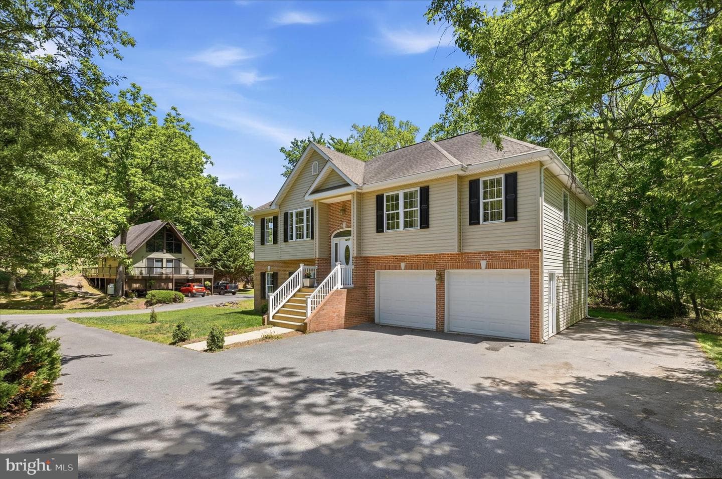 1201 Lakeview Drive photo 3