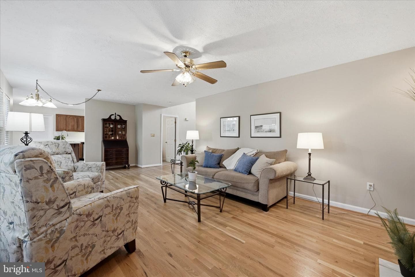 126 Churchill photo 12