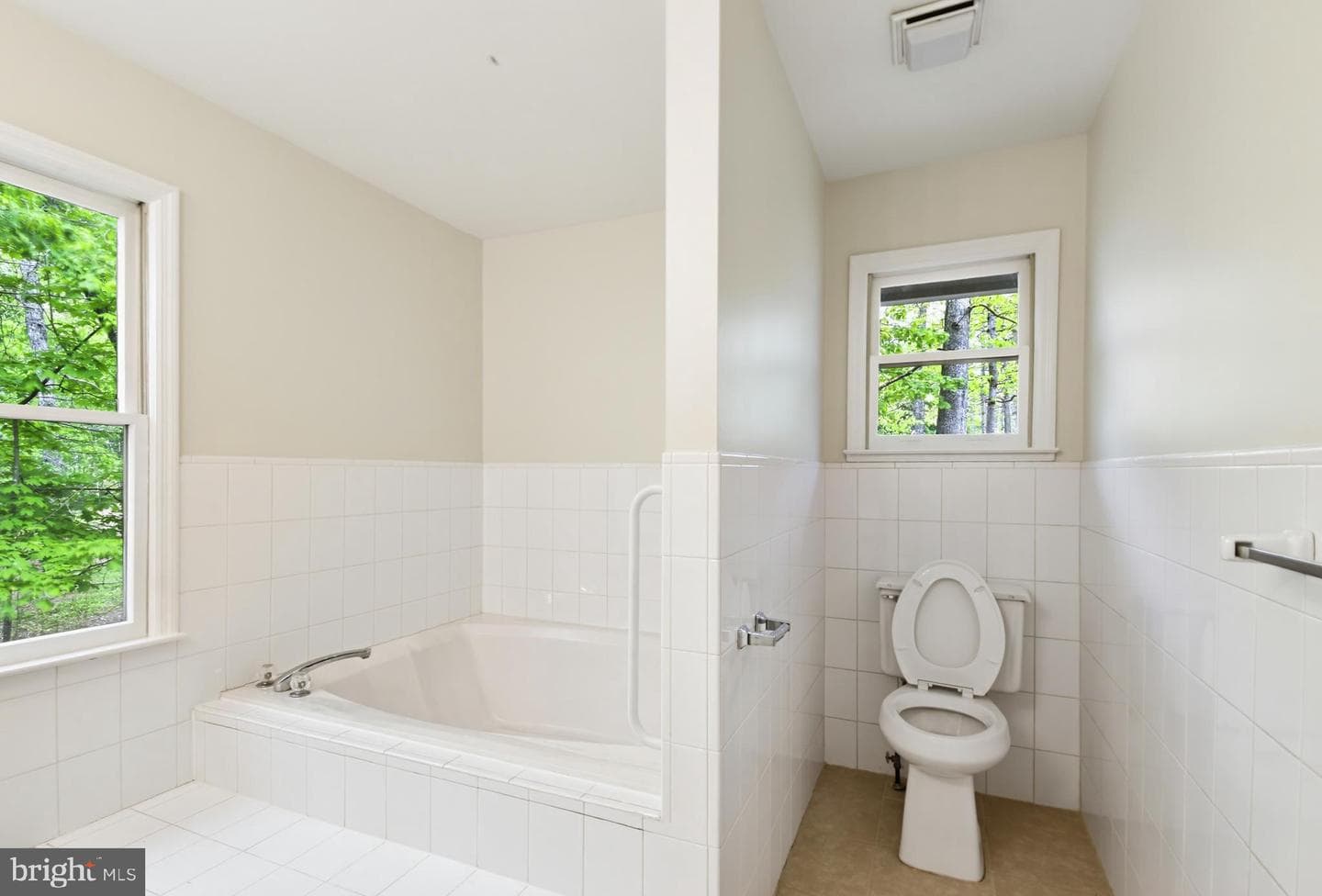 102 Northwood Circle photo 23