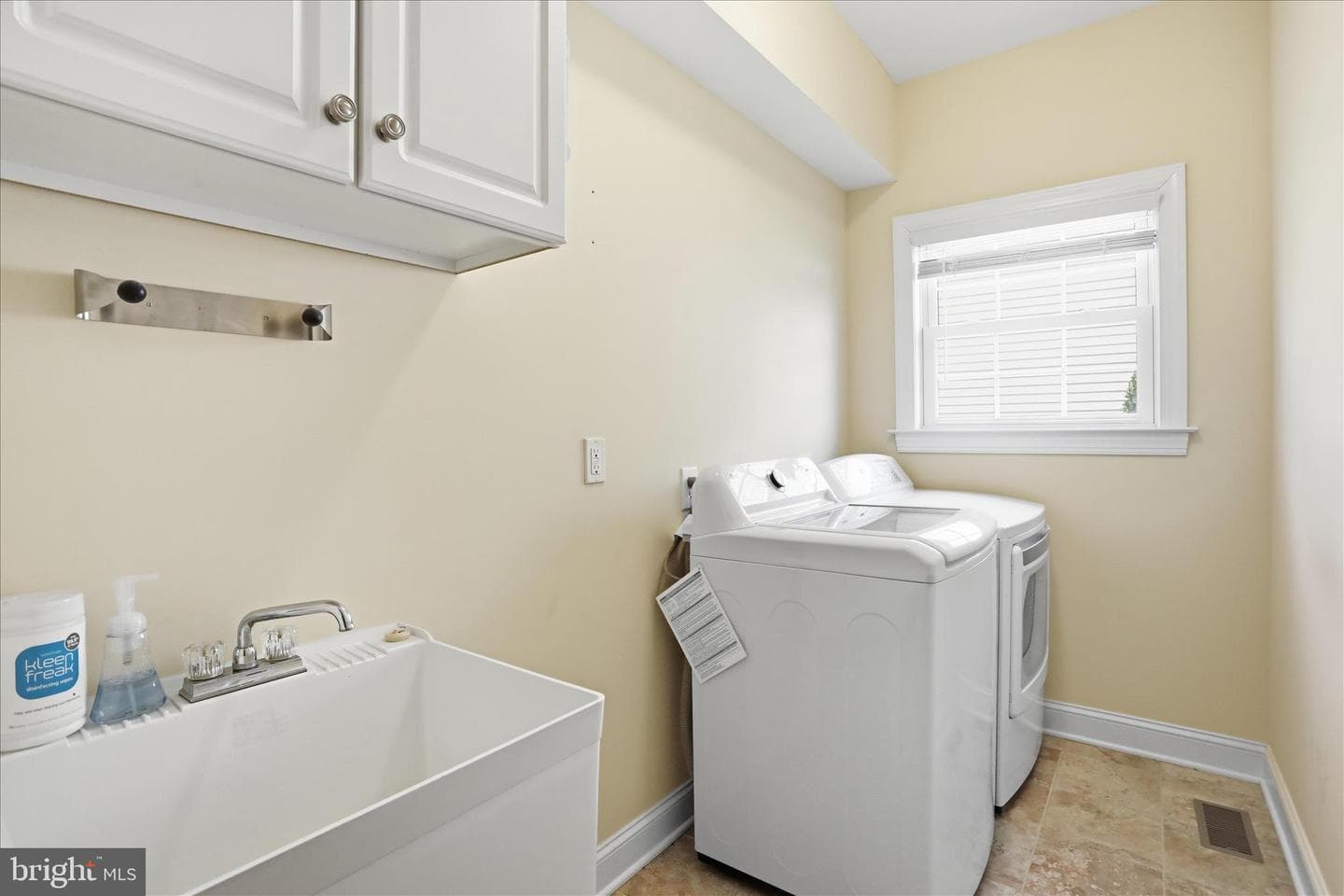 107 Harold Court photo 20