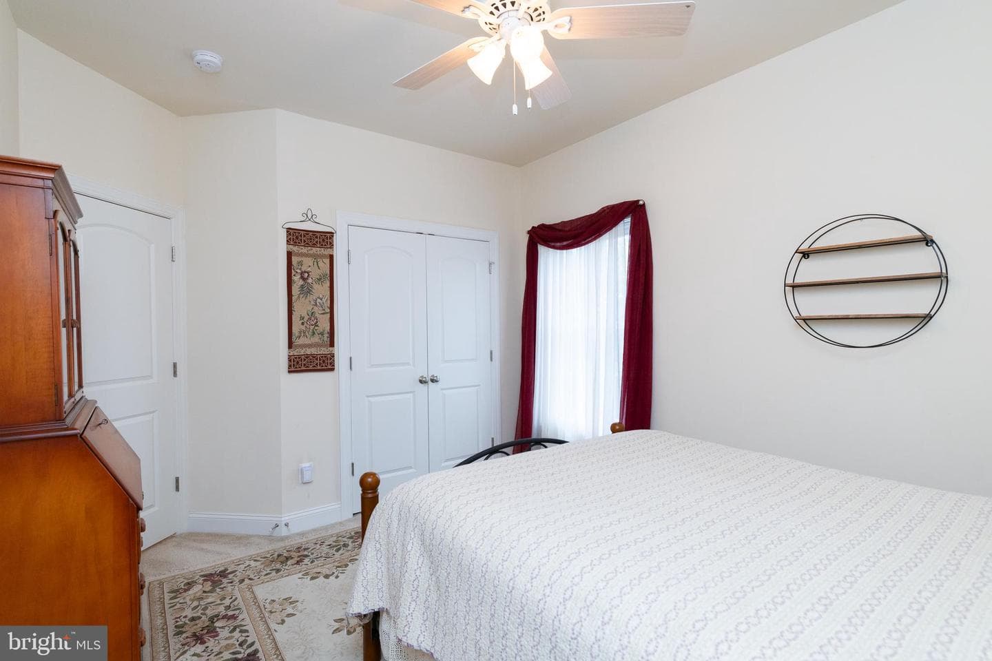 112 Wales Court photo 42