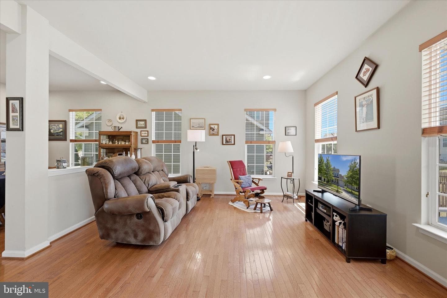 107 Fiesta Drive photo 18