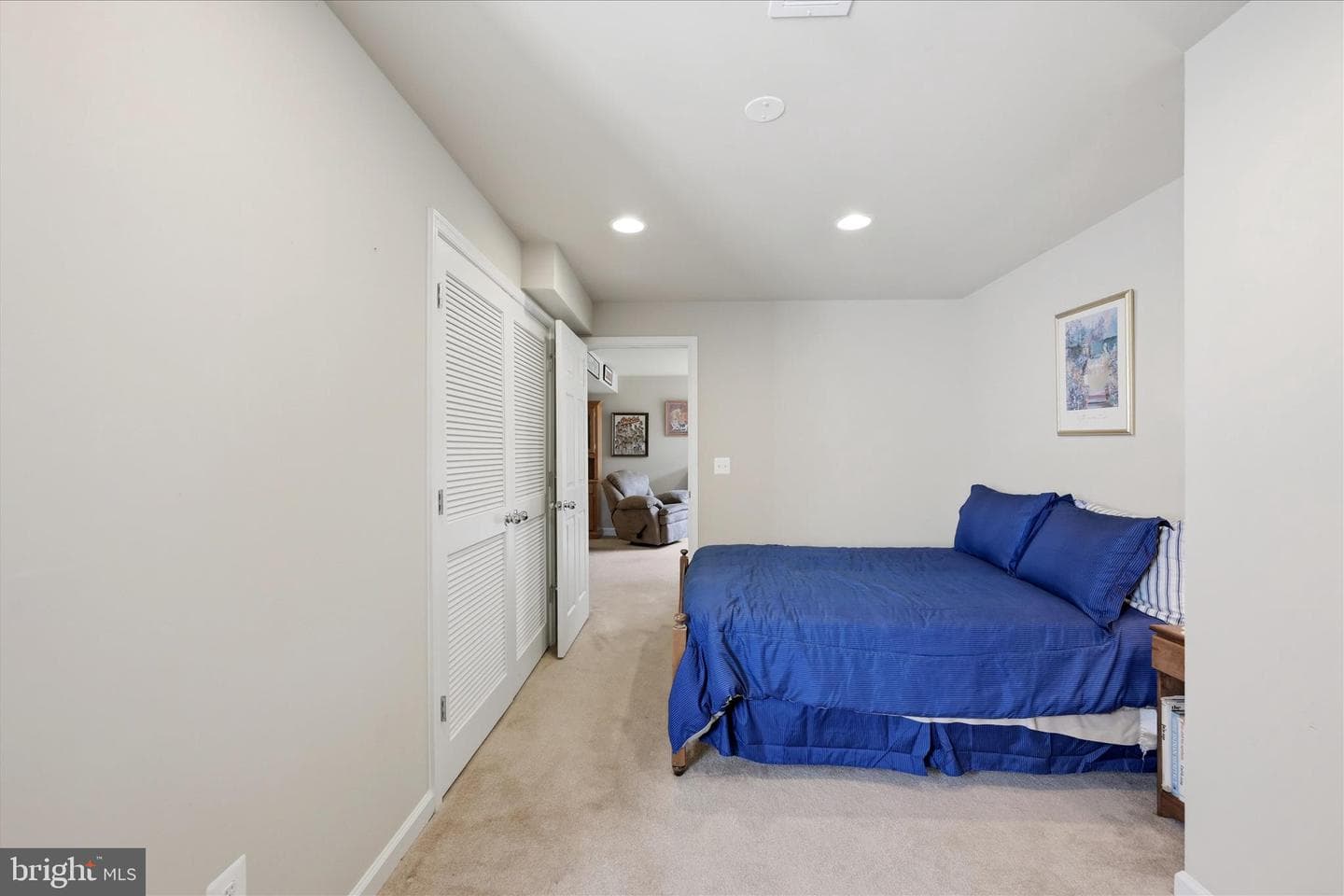 107 Fiesta Drive photo 44